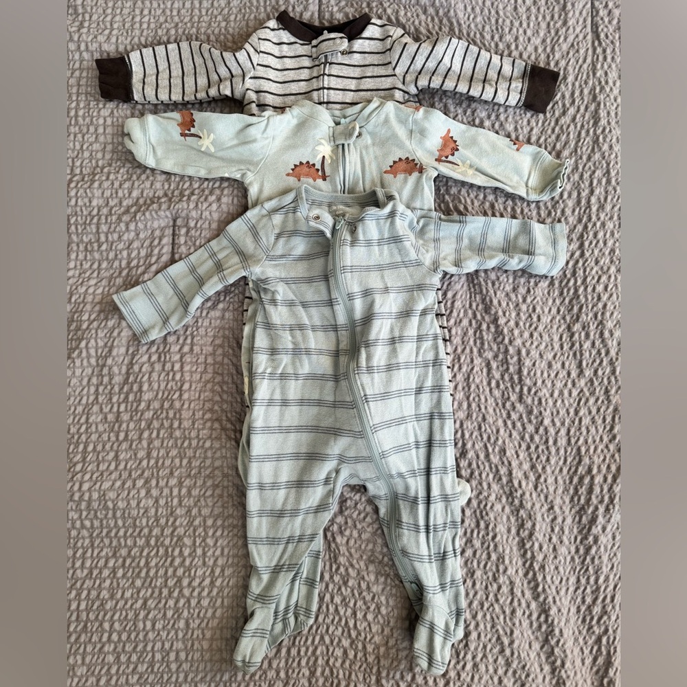 ⚠️3 Carter’s Onesie Footies Set⚠️